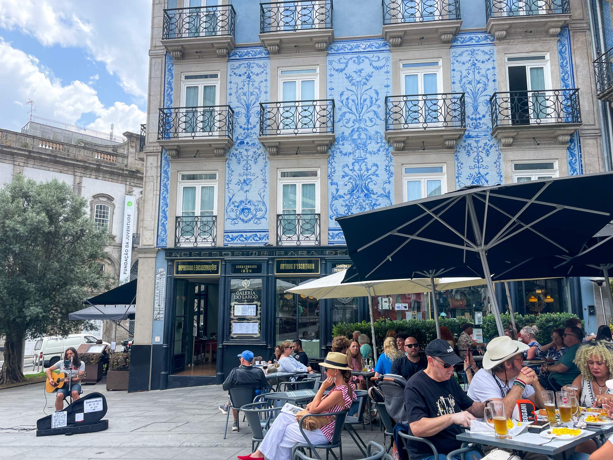The best things to do in Porto - outdoor restaurants